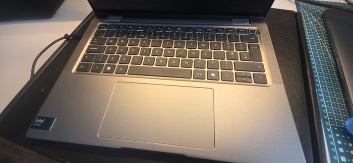 Dell latitude 2in1 touch 7450 ultra 5 16gb ddr5 512