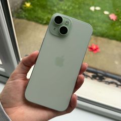 Iphone 15 Green