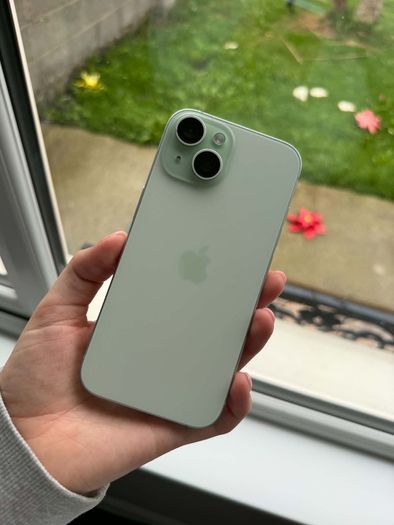 Iphone 15 Green
