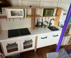 kids play kitchen