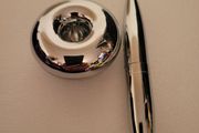 levitating pen