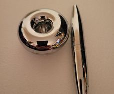 levitating pen
