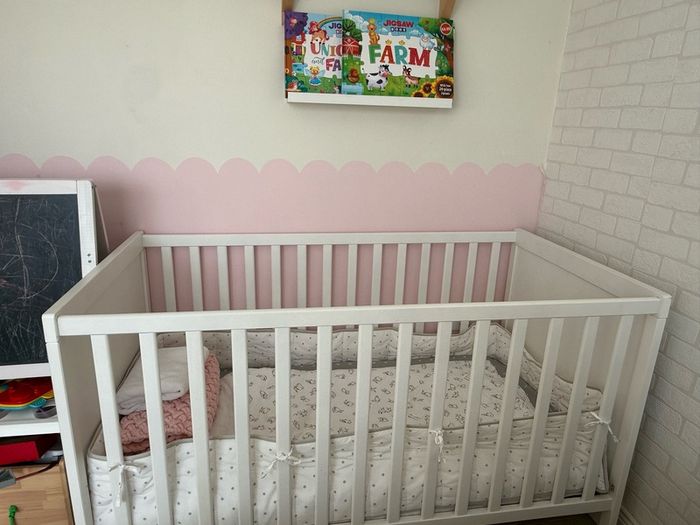 baby cot