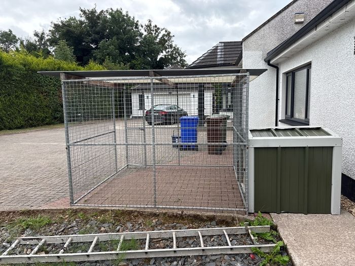 Heavy-Duty Galvanised Dog Run + Large Kennel + Roof