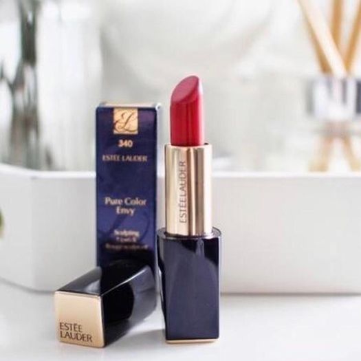 Estee Lauder Pure Color Envy Sculpting Lipstick in shade Envious - New / Sealed
