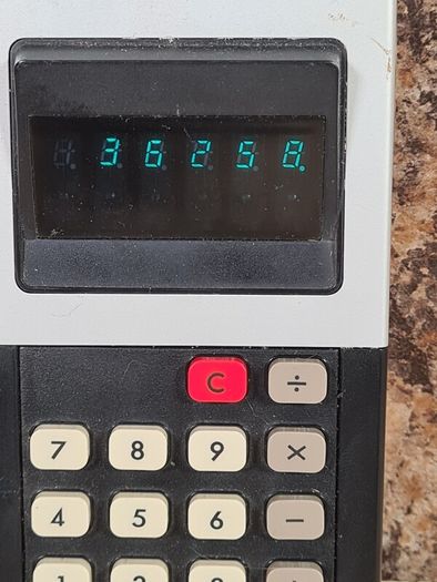 Vintage Sperry Remington 663 Electronic Calculator