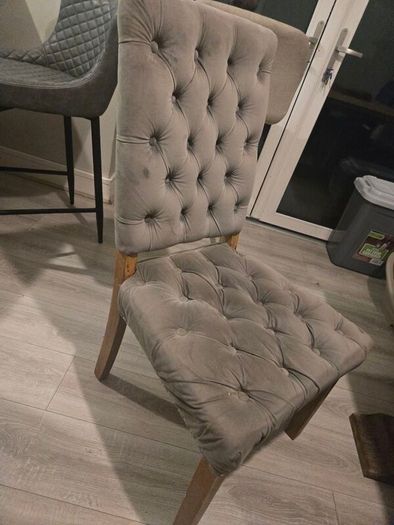 Solid oak Table with 4 chairs