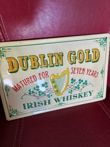 Vintage 'Dublin Gold' metal bar display