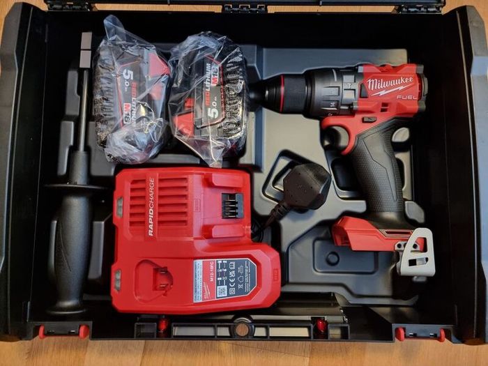 Milwaukee M18FPD3 Fuel Gen 4 Combi Drill Kit
