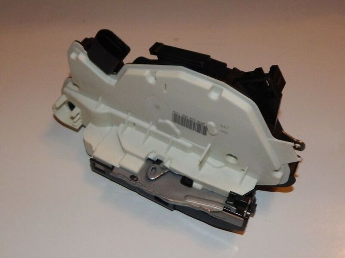 Volkswagen CC / Scirocco / Tiguan door lock