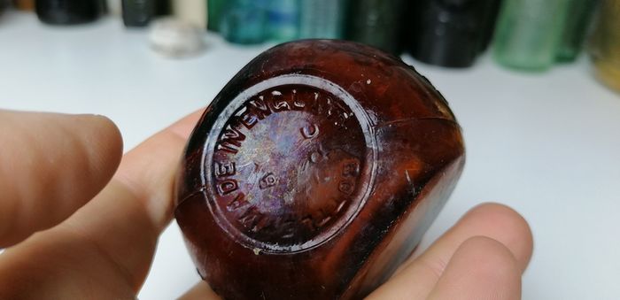 66 - Beautiful Vintage 4oz Bovril Dark Brown Glass Embossed Letters Jar