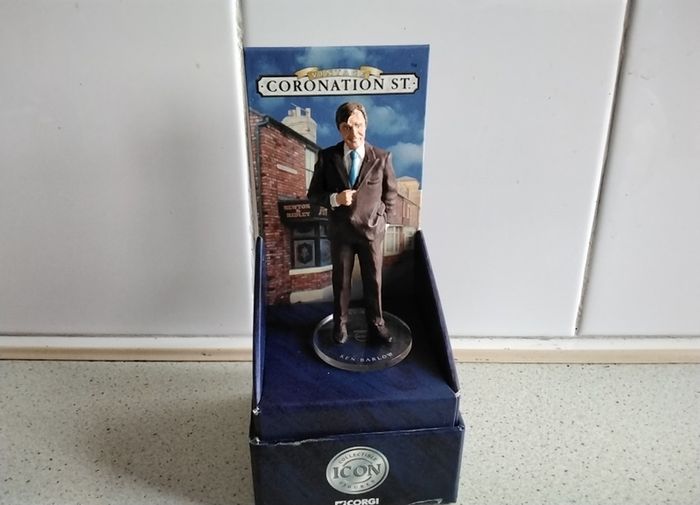 corgi icon metal figure