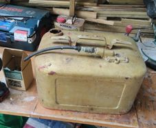 Outboard fuel tank