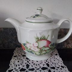 Churchill Victorian Orchard Teapot