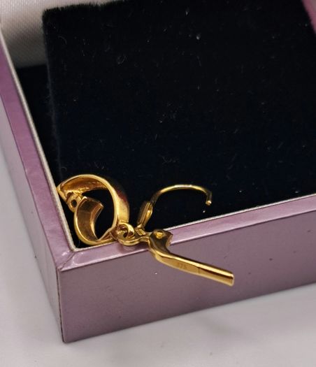 9 ct gold earrings