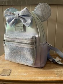 Disney backpack Minnie Mouse Earidescent by Loungefly Disney new