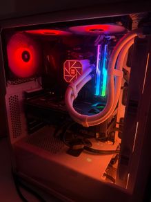 Gaming Pc, MSI 240hz Monitor, RTX 5070, Ryzen 7 x3d, 32 GB Ram