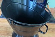De Vielle 16" Waterloo Coal Bucket