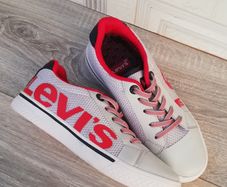 Levi's boys slip on trainers like new condition UK2.. EUR 34