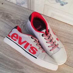 Levi's boys slip on trainers like new condition UK2.. EUR 34
