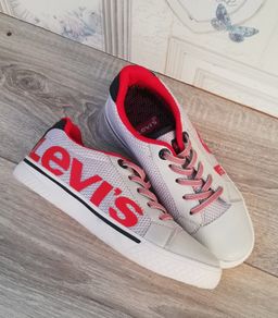 Levi's boys slip on trainers like new condition UK2.. EUR 34
