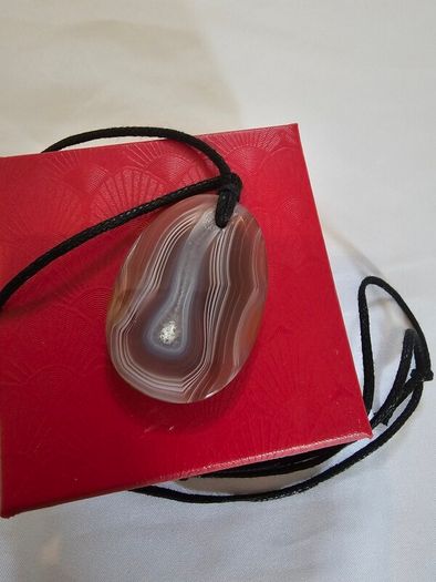 Brown Agate Stone Necklace With Leather String
