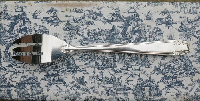 Vintage Set From The Goldsmith's House Le Chardon in its original box