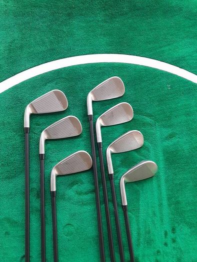 Cobra DS Adapt irons