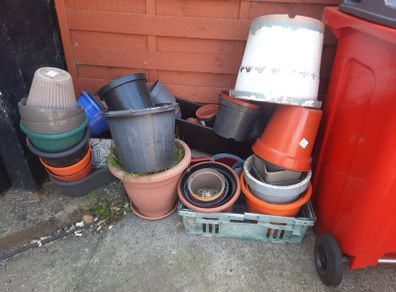free gardening pots all sizes