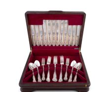 Newbridge and Bee Moynihan Sterling Silver Cutlery Set. 1966 Sword of Light mark. Wooden Case, 2,650 grams