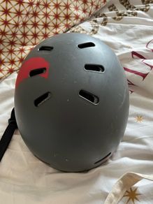 Snowboarding helmet