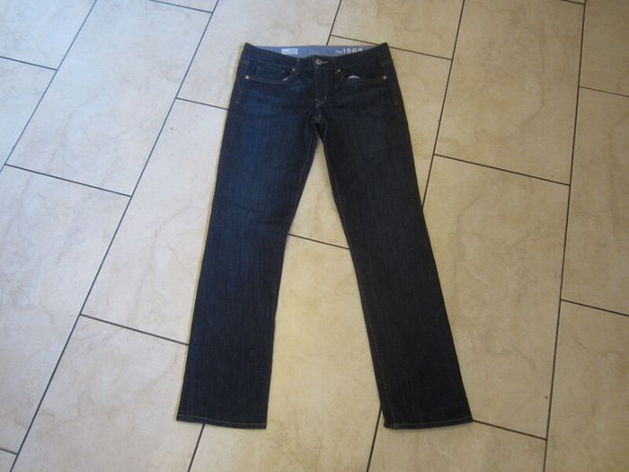 GAP    size  27 ...   30 inch waist