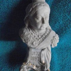 Bisque Pottery bust of Queen Victoria - Diamond Jubilee 1897