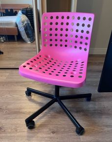 pink swivel chair
