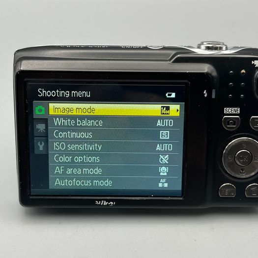 Nikon Coolpix S3100 14MP Digital Camera Silver - Full Kit