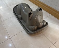 rocking cat