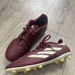 Football shoes