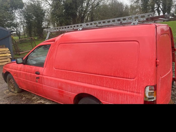 Ford Escort 2001 (55 van) Donor/Parts only