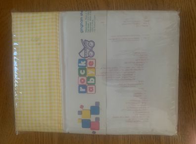 Gingham baby sheet set