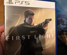 007 first light PS5 like new
