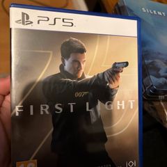 007 first light PS5 like new