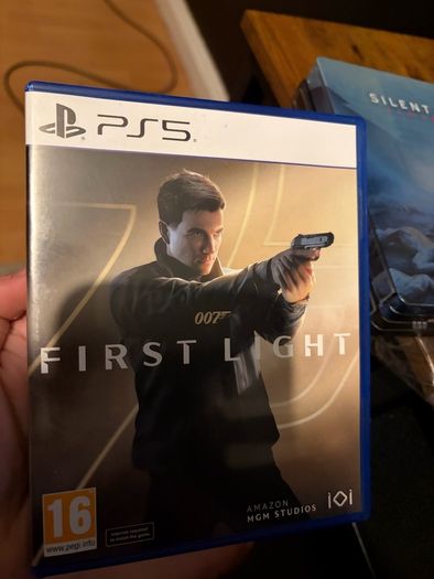 007 first light PS5 like new