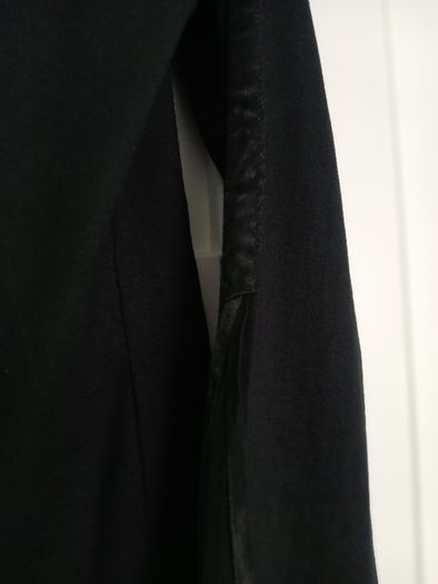 Ladies black v-neck top, long sleeves with tie design, size 14, new with tag