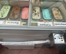Ice cream display