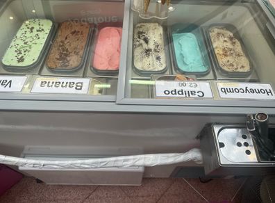 Ice cream display
