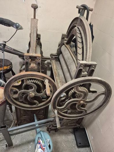 Antique Wringer Mangle
