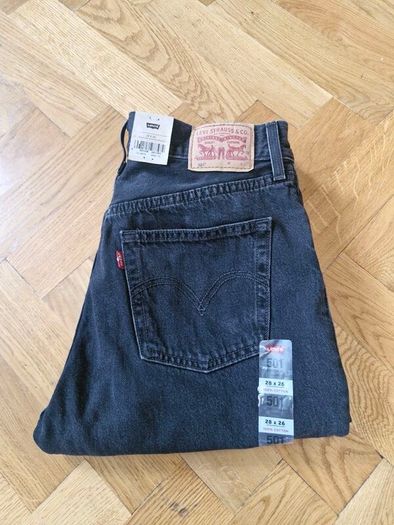 Levis Crop 501 Jeans