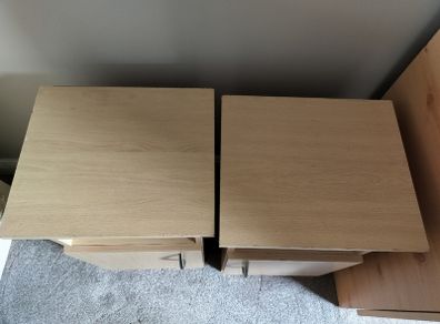 Bedside lockers