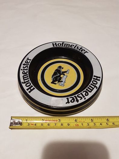 Hofmeister ceramic ashtray advertising ,Scottish pale ale lager,from 1980s to 2003,,ie "" fellow the bear"" George ""collectors item price includes post to anywhere in ireland thank you, very good condition