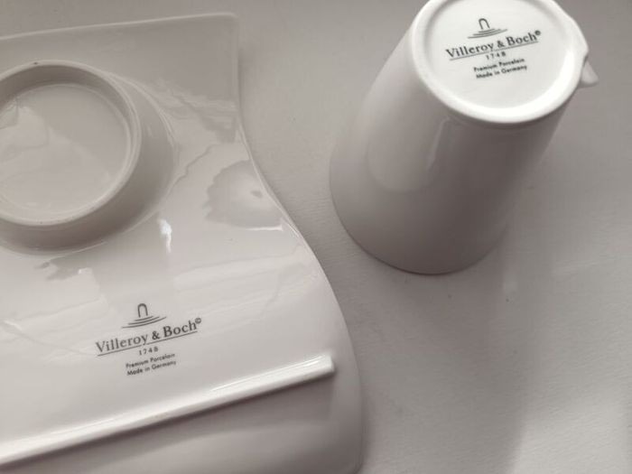 Villeroy & Boch NewWave Caffe Cups 250ml Set of 2 with Spoons